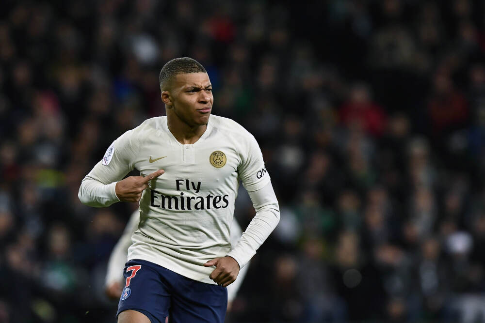 时隔2201天再迎大型足球赛事